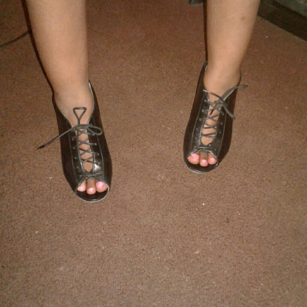 Authentic Kate Spade shoes.